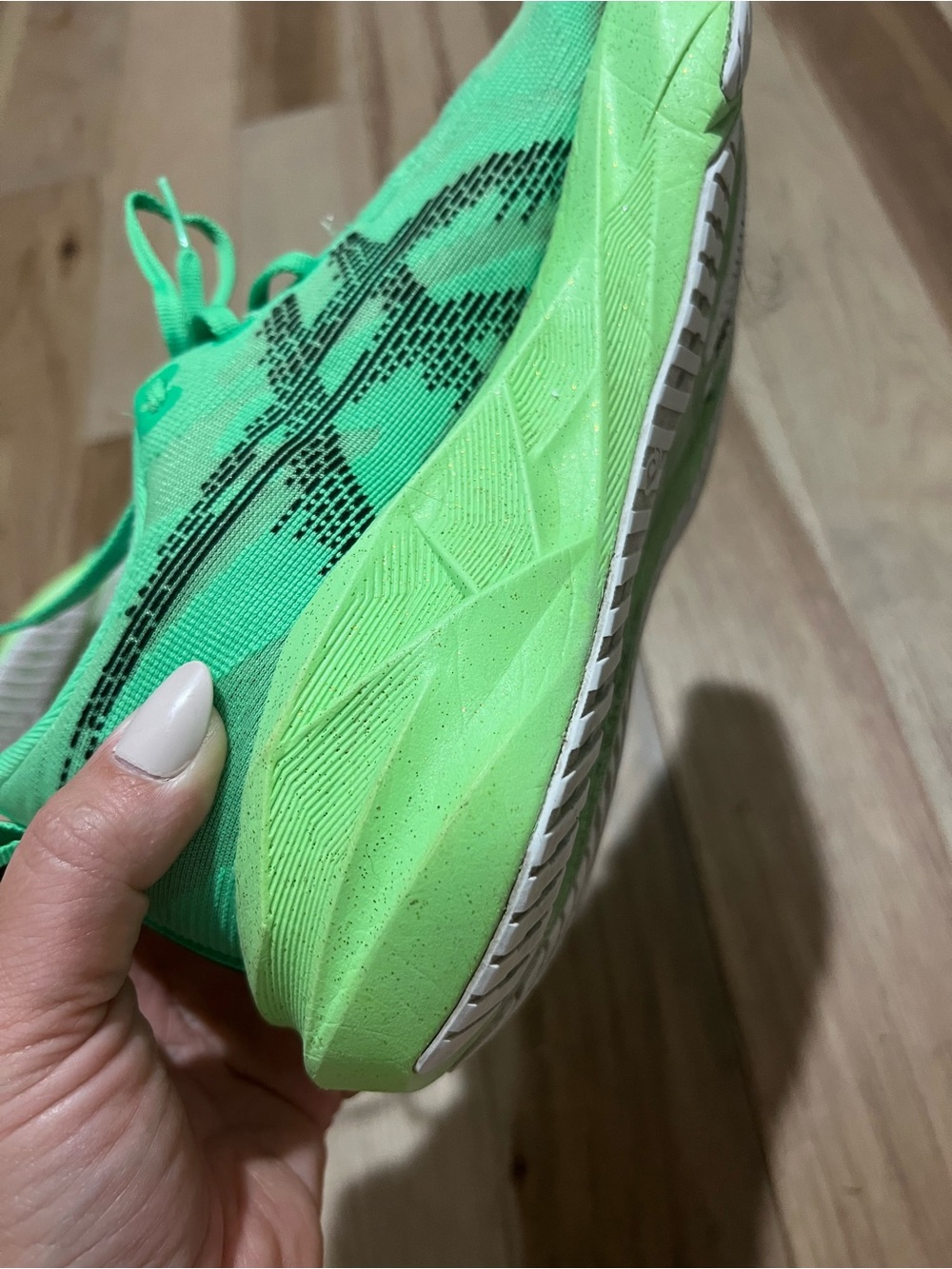 ASICS Novablast 5 Running Shoes Womens 8.5 Green Cushioned Sneakers Athletic - Picture 7 of 11